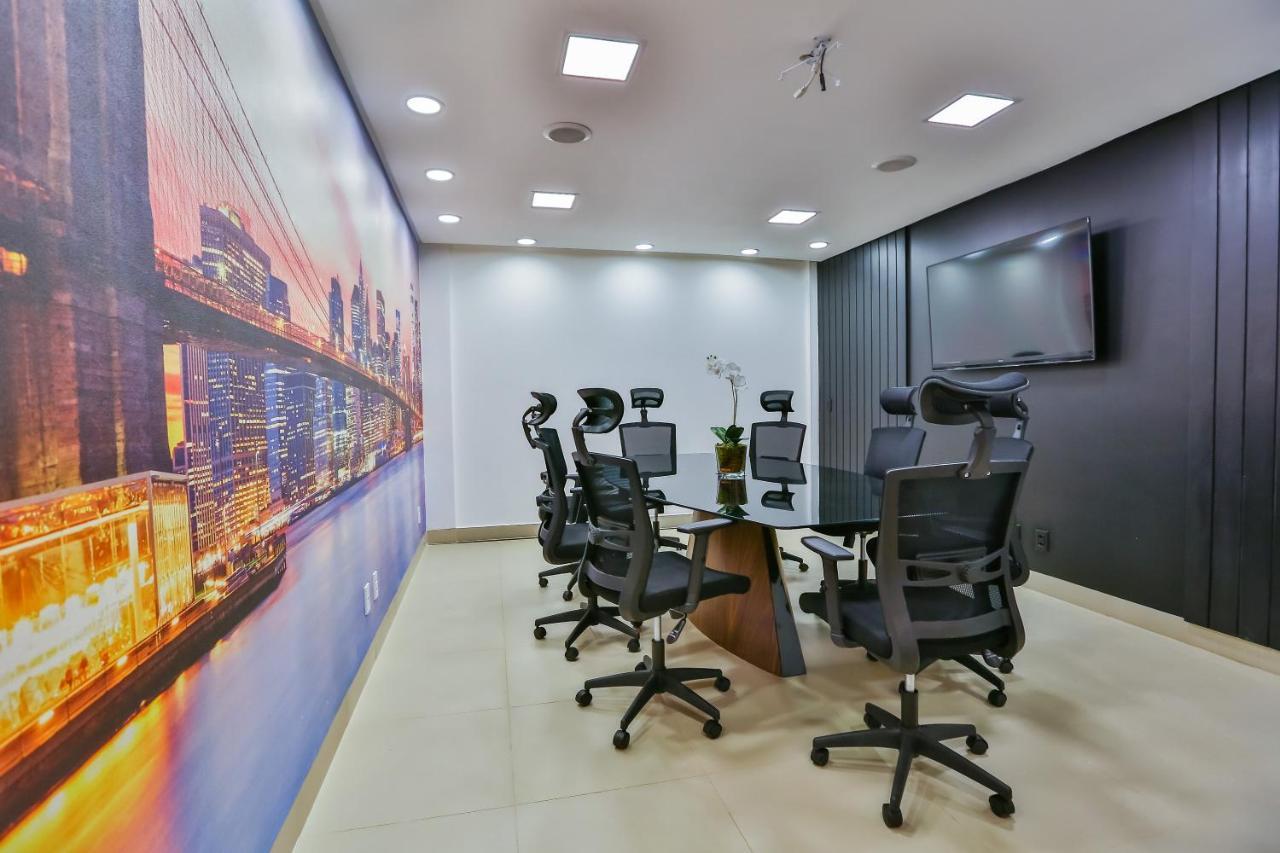 Golden Lis Hotel Boutique Goiânia Extérieur photo Meeting room at the airport