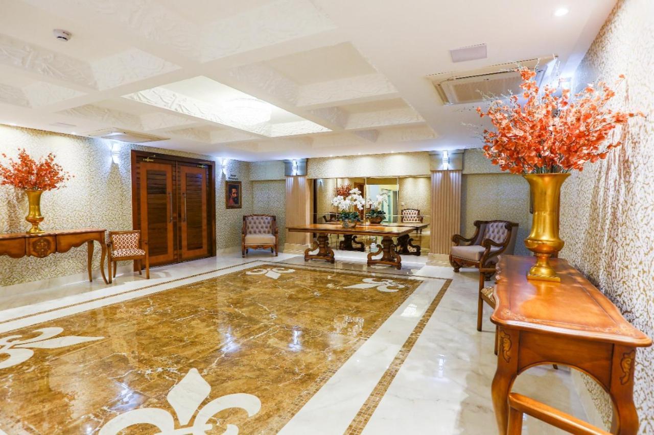 Golden Lis Hotel Boutique Goiânia Extérieur photo Lobby