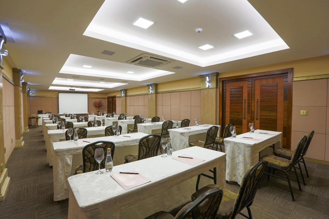 Golden Lis Hotel Boutique Goiânia Extérieur photo Meeting room